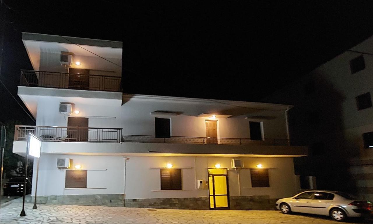 Polemarhos Guest House 4 Каламбака Екстер'єр фото